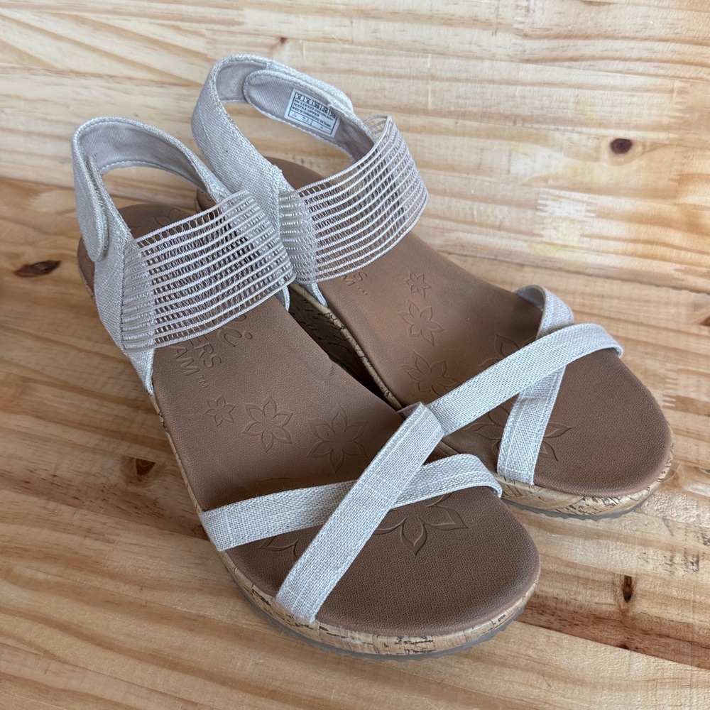 SKECHERS Cali Beverlee Taupe Smitten Kitten Cork Wedge Luxe Foam Sandals Shoes 9